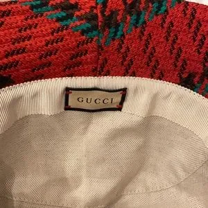 BNWT Authentic Gucci Hounds Tooth Wool Bucket Hat Gucci Red/Green Hounds tooth Wool GG Bucket Hat Size M  main image 4
